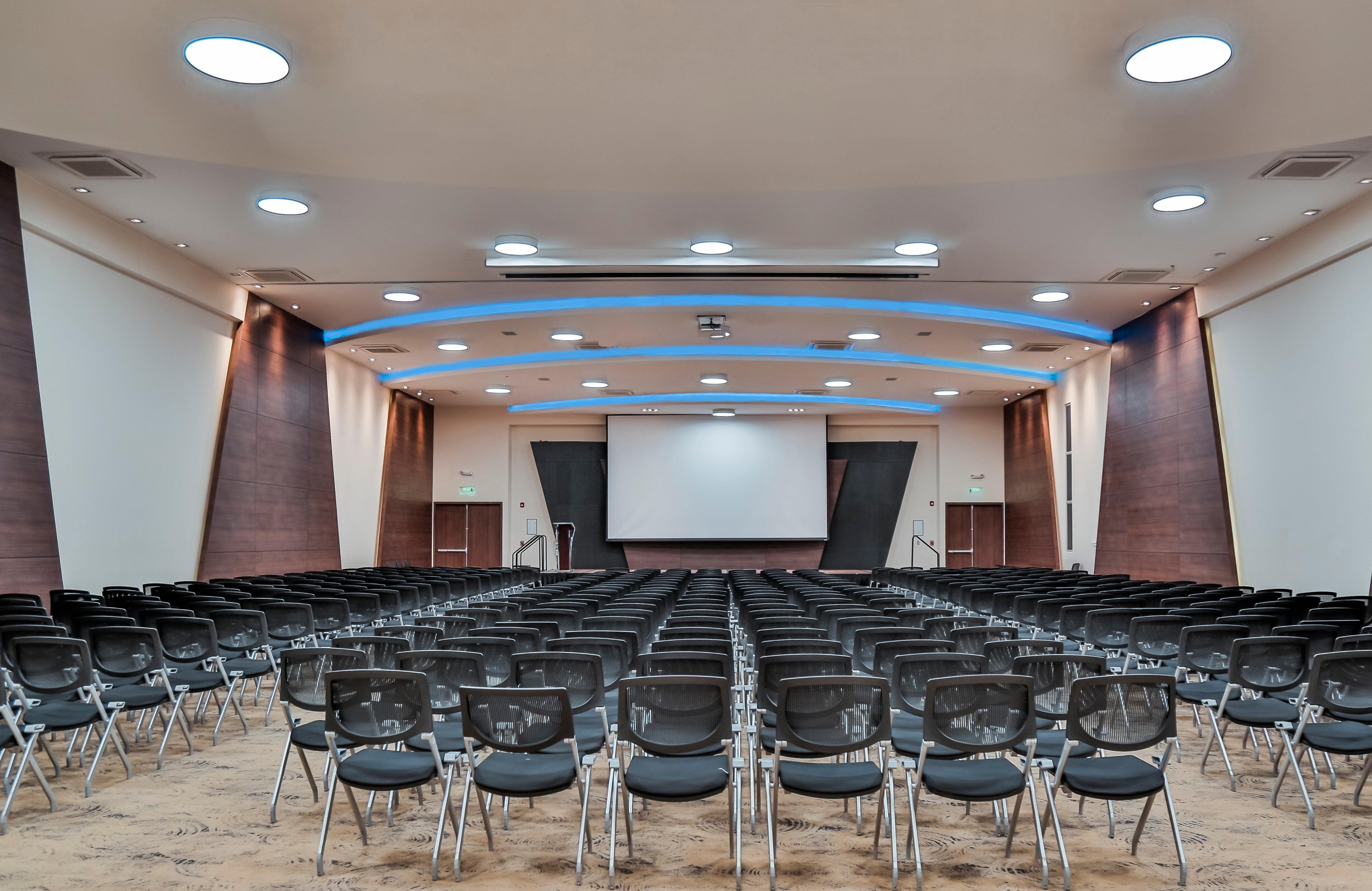 Holiday Inn Bucaramanga Cacique By Ihg Eksteriør billede The main auditorium
