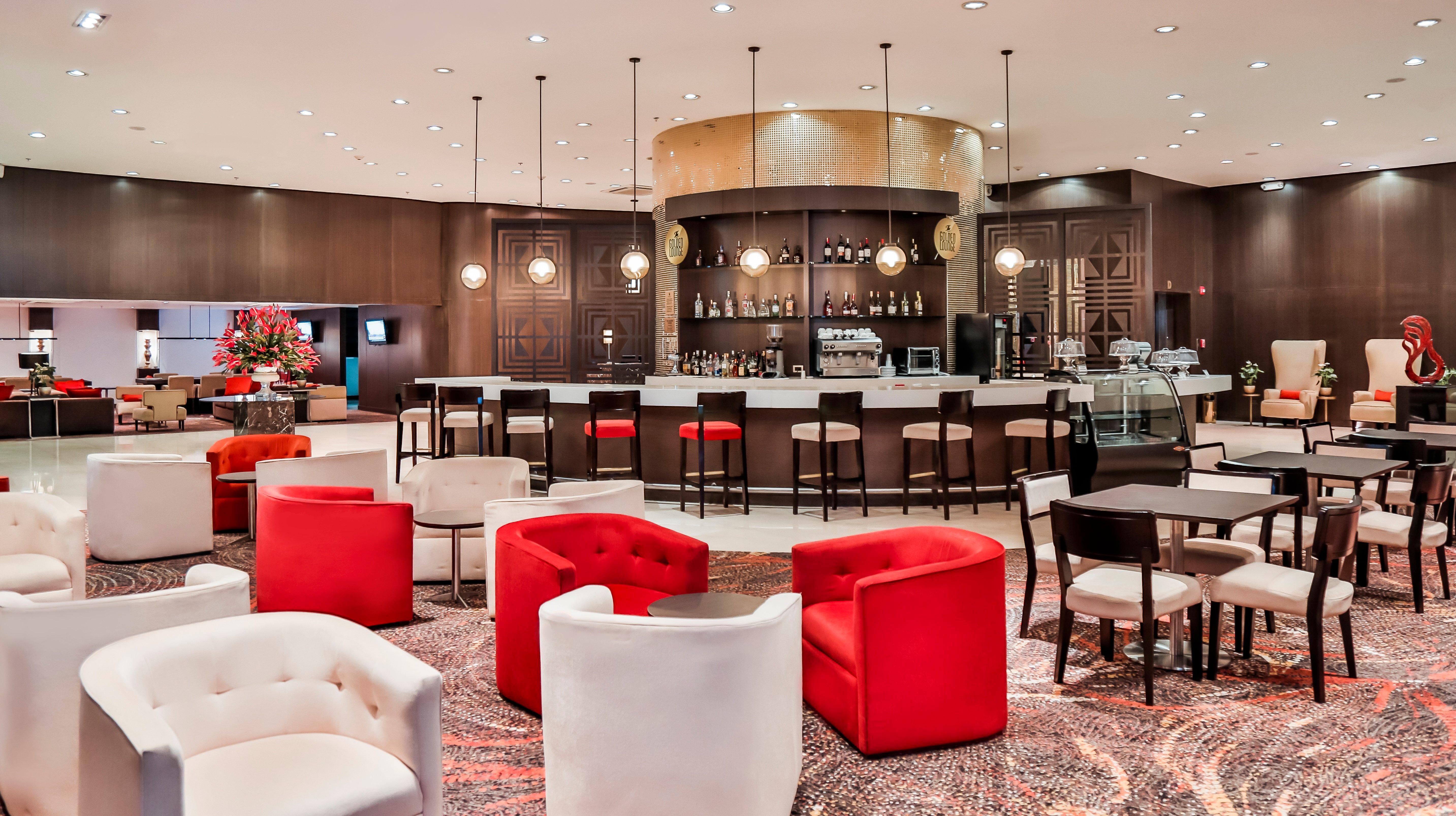 Holiday Inn Bucaramanga Cacique By Ihg Eksteriør billede The lounge at the airport