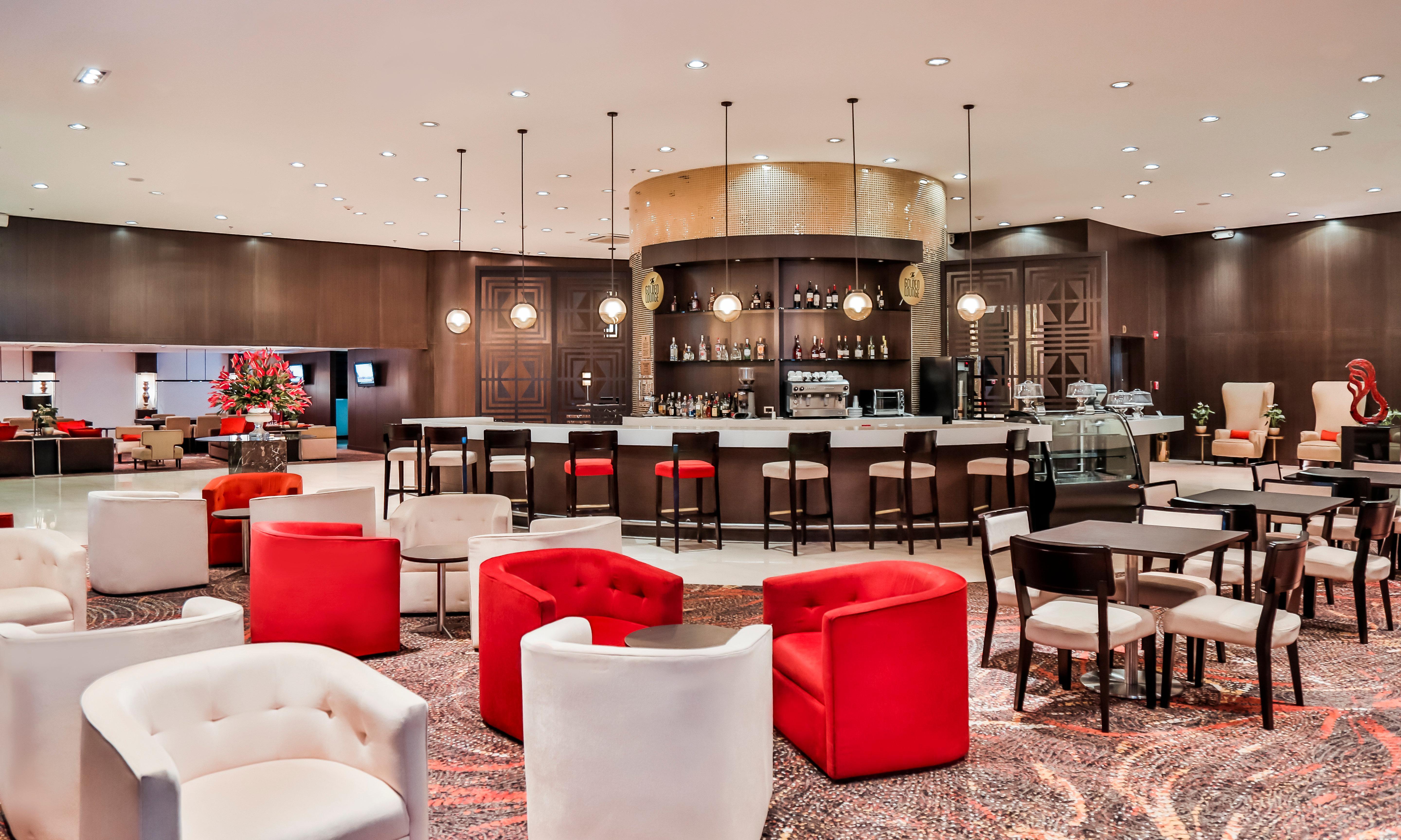 Holiday Inn Bucaramanga Cacique By Ihg Eksteriør billede The lounge at the airport
