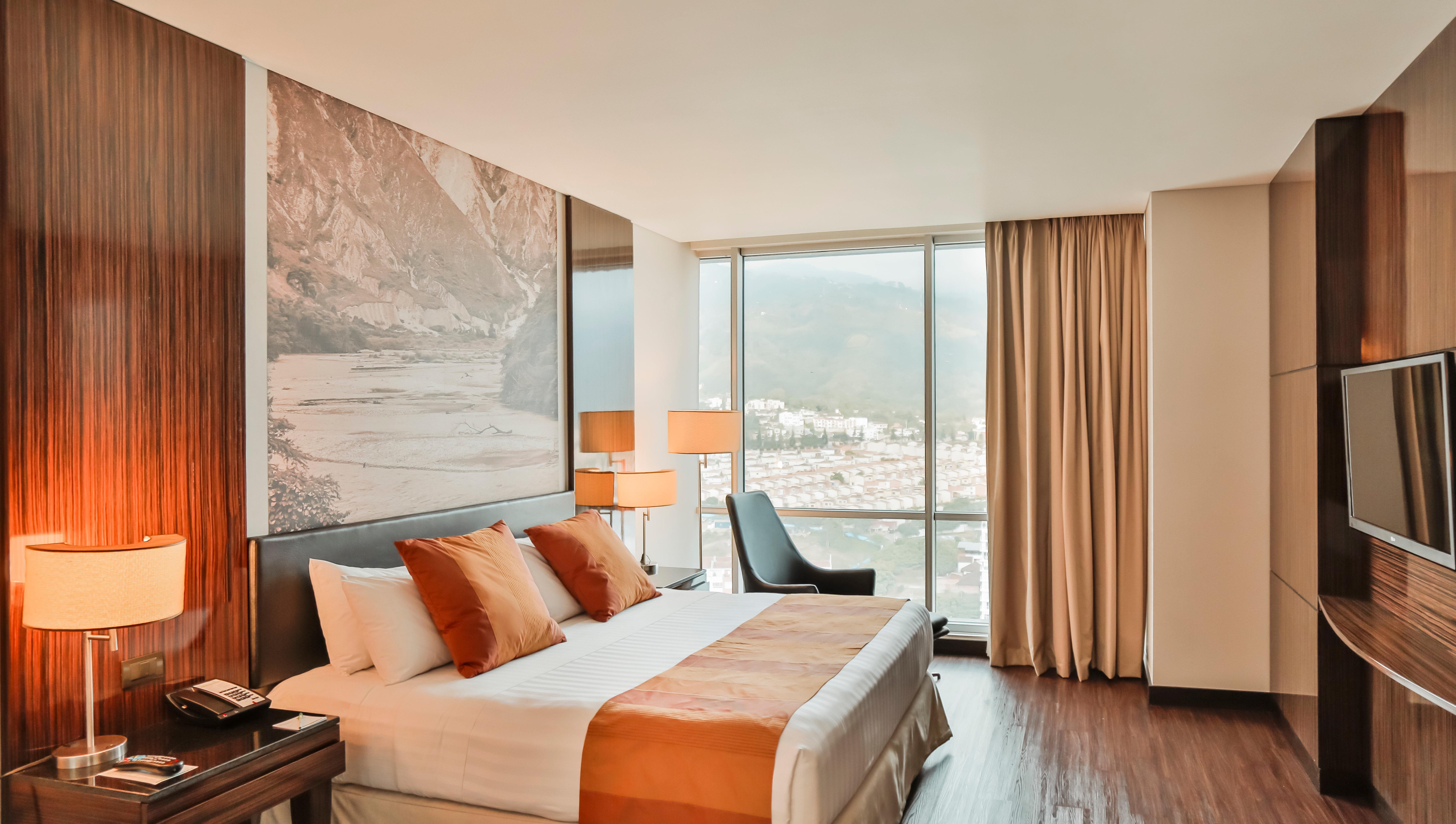 Holiday Inn Bucaramanga Cacique By Ihg Eksteriør billede A bedroom at the hotel